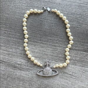Vivienne Westwood Cream Pearl and Silver Necklace